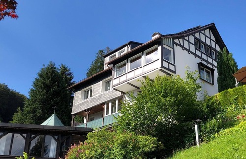 Nordenau Apartamento | Apartamento 'Hans Im Glück' con vistas a la montaña, terraza privada y Wi-Fi