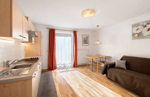 Vipiteno Apartamento | Apartamento 'Hatzlhof Nr 6' con vistas a la montaña, terraza compartida y Wi-Fi