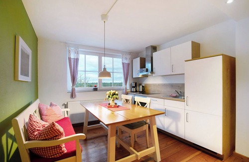 Herzfelde Apartamento | Apartamento 'Haus Am See - Zur Roten Tür' con vistas al lago, terraza privada y Wi-Fi