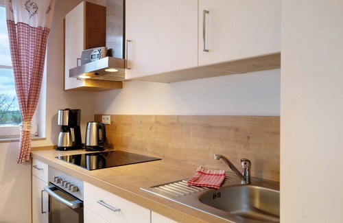 Herzfelde Apartamento | Apartamento 'Haus Am See - Zur Roten Tür' con vistas al lago, terraza privada y Wi-Fi