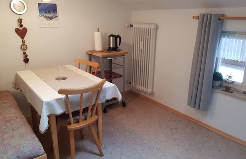 Mittenwald Apartamento | Apartamento 'Haus Rappolder - Ferienwohnung' con vistas a la montaña, jardín privado y Wi-Fi