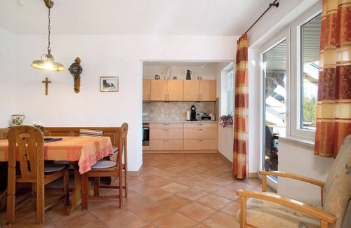 Opfenbach Apartamento | Apartamento 'Haus Steigstrasse' con vistas a la montaña, terraza privada y Wi-Fi