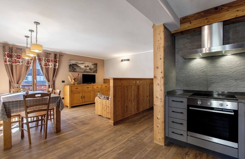 Cogne Apartamento | Apartamento 'Herbetet - 4061 Maison Gerard' con vistas a la montaña, jardín compartido y Wi-Fi