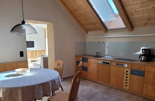 Laudes Apartamento | Apartamento 'Hoamisch' con vistas a la montaña, jardín privado y Wi-Fi