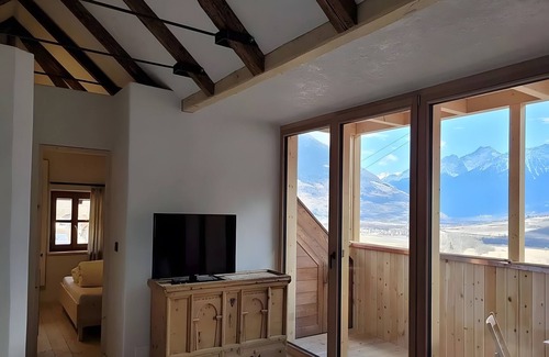 Laudes Apartamento | Apartamento 'Hoamisch' con vistas a la montaña, jardín privado y Wi-Fi
