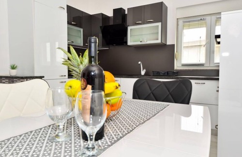 Maslenica Apartamento | Apartamento Ika by Interhome