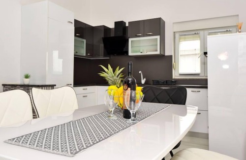 Maslenica Apartamento | Apartamento Ika by Interhome