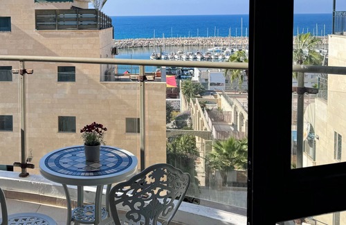 Ashkelon Condominio | Apartment in a central location on Ashkelon beach, with a view of the marina