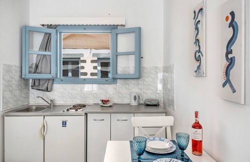 Grikos Casa | Apartamento En Un Hotel 'Pico Bello Patmos 10' Con Vistas A La Montaña, Wi-Fi Y Aire Acondicionado