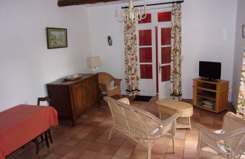 Orange Otro | Apartamento en una casa de campo provenzal en el campo de Orange