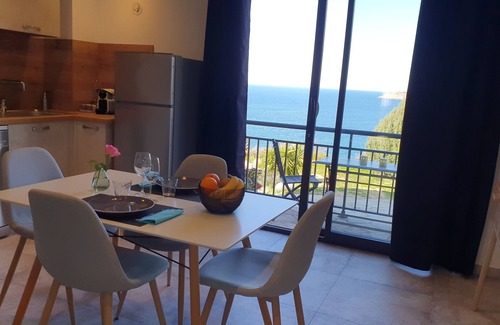 Galeria Apartamento | Apartamento Galéria Vista panorámica al mar y montaña Pueblo tranquilo