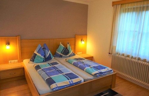 Flachau Apartamento | Apartment in Flachau with Mountain Views