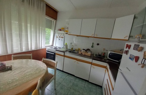 Novi Zagreb Apartamento | Apartment in green part of Zagreb family and pets friendly