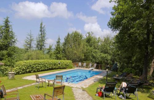 Radda in Chianti Apartamento | Apartment in Radda with Garden