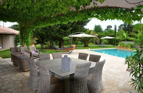Mouans-Sartoux Apartamento | Planta baja de una villa encantadora cerca de Cannes.