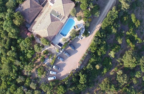 Porto-Vecchio Apartamento | Apartamento en residencia con piscina, vistas al mar y terraza.