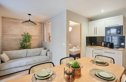 Quartier de la Porte-Saint-Denis Apartamento | Apartment in the Center of Paris