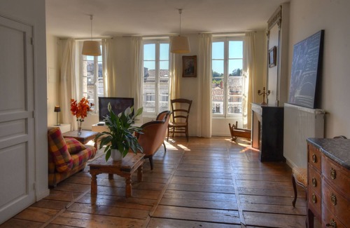 Riberac Casa | Apartment in the heart of Riberac, bright with covered terrace and private garden