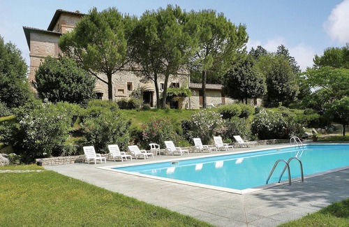 Collesanto Apartamento | Apartamento en Umbría con jardín