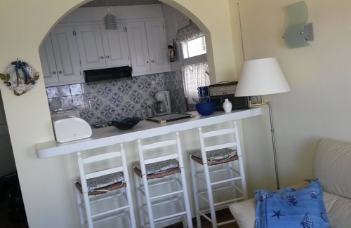 Almadraba-Canyelles Apartamento | Apartamento en villa, 180 ° vista panorámica al mar con terraza y piscina.