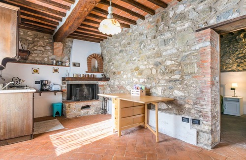 Montieri Apartamento | Apartamento Irene by Interhome