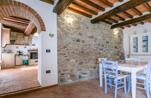 Montieri Apartamento | Apartamento Irene by Interhome