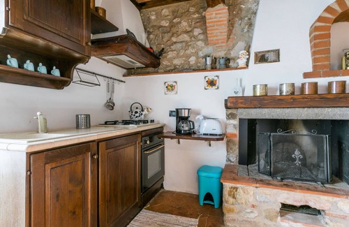 Montieri Apartamento | Apartamento Irene by Interhome