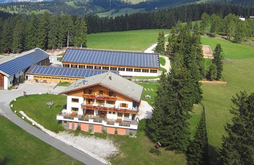 Carezza Apartamento | Apartamento "Angerle Alm Apt Zwergenvolk" con balcón privado, jardín compartido y Wi-Fi