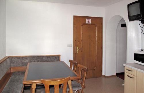 St. Valentin auf der Haide Apartamento | Apartment Haupthaus Schönblick by Interhome