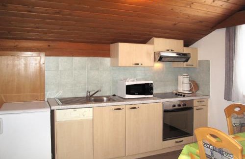 St. Valentin auf der Haide Apartamento | Apartment Haupthaus Schönblick - SVH117 by Interhome