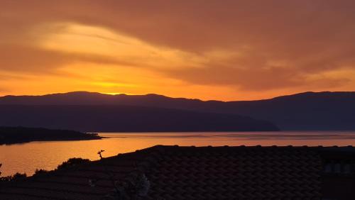 Malinska-Dubasnica Apartamento | Apartment Karamarko