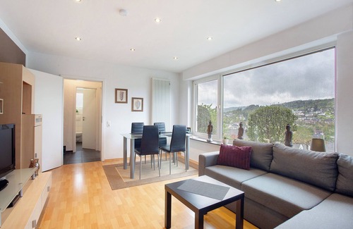 Balve Apartamento | Apartamento "Keil" con vistas a la montaña, terraza privada y Wi-Fi