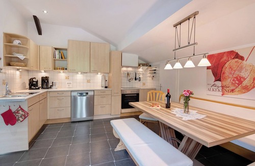 Rifiano Apartamento | Apartamento 'Kuchler' con vistas a la montaña, terraza privada y Wi-Fi