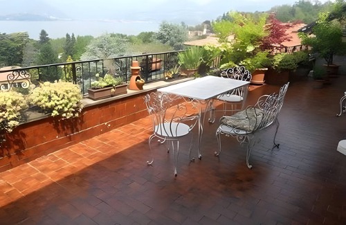 Cerro Apartamento | Apartamento 'L'attico Con Terrazza Vista Lago' con vistas al lago, terraza privada y Wi-Fi