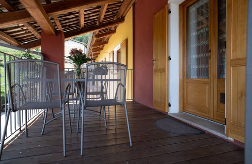 Barge Apartamento | Apartment LA CORTE, in farmhouse at the foot of Monviso with wellness area