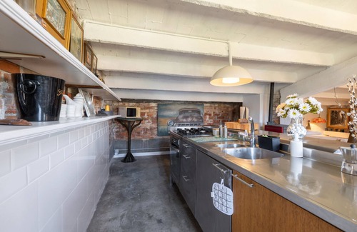 Riudecanyes Apartamento | Apartamento 'La Fabriqueta Deluxe' con vistas a la montaña, Wi-Fi y aire acondicionado