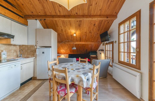 Villard-Reculas Apartamento | Apartamento 'La Meije 9' con vistas a la montaña y balcón