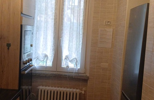 Laveno Apartamento | Apartment 'La Meridiana Lago Maggiore 2' with Mountain View, Wi-Fi and Air Conditioning