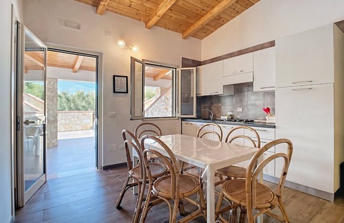 Montincello Apartamento | Apartamento 'La Mignola - Quadri 6' con Terraza Privada, Wi-Fi y Aire Acondicionado