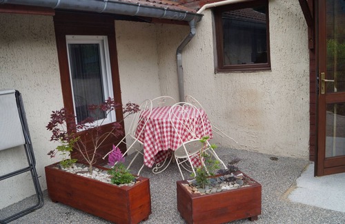 Travexin Apartamento | Apartamento 'Le Chalet Des Côtes' con terraza privada y Wi-Fi