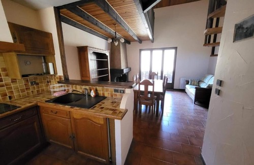 Tende Apartamento | Apartamento 'Le Colombera - Ideal Pour Sportif' con vistas a la montaña y balcón