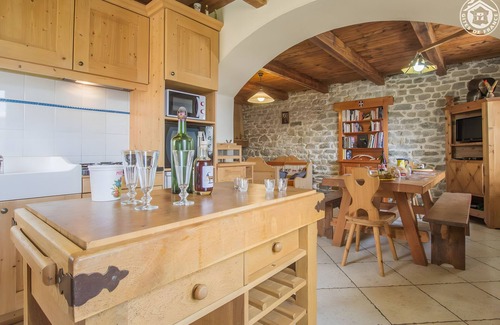 Montricher-Albanne Apartamento | Apartamento 'Le Blanchon' con vistas a la montaña y Wi-Fi