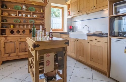 Montricher-Albanne Apartamento | Apartamento 'Le Blanchon' con vistas a la montaña y Wi-Fi
