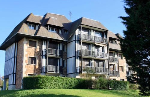 Blonville-sur-Mer Apartamento | Apartment Le Garden Fleuri by Interhome