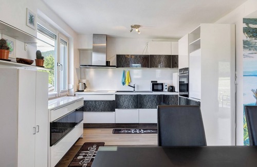 Reinhardshausen Apartamento | Apartamento 'Lerchenweg B' con terraza compartida, jardín compartido y Wi-Fi