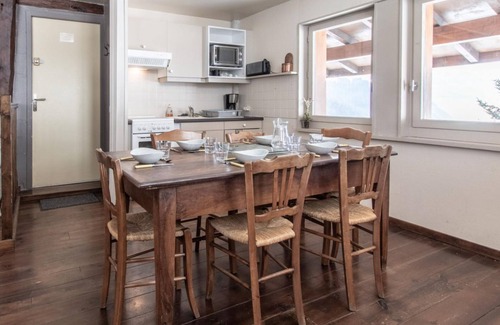 Saint-Ferreol Apartamento | Apartamento 'Les Anailles' con vistas a la montaña, terraza compartida y Wi-Fi