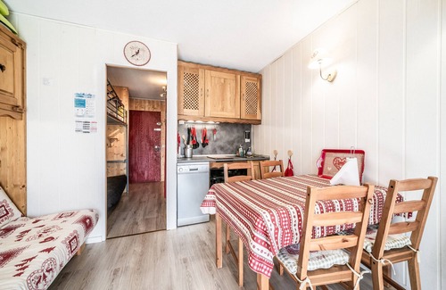 Le Praz de Lys Apartamento | Apartamento 'Les Pralyssimes 462' con vistas a la montaña, terraza privada y Wi-Fi