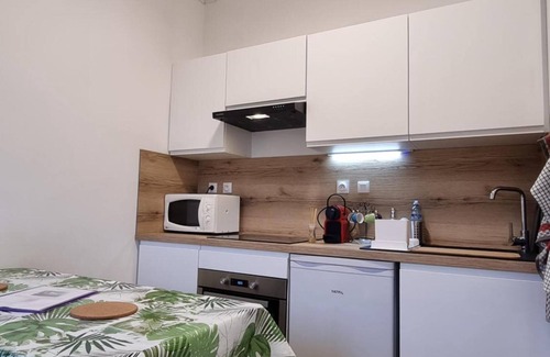 La Salvetat-sur-Agout Casa | Apartment 'Les Tables Aux Vaches-Chambre Agout' with Private Terrace, Private Garden and Wi-Fi