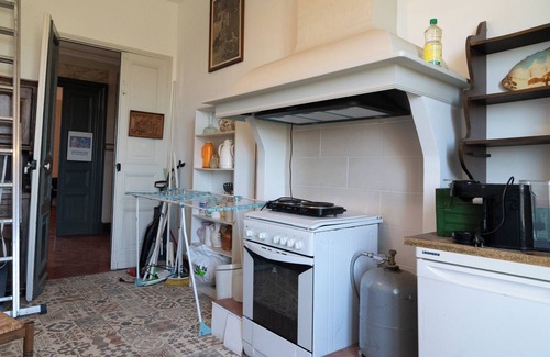 Salleles-d'Aude Apartamento | Apartment Les Volets Bleus in a canal-side manor house, ideal for families