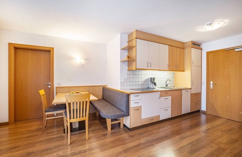 Naz Apartamento | Apartamento 'Linder 20' con vistas a la montaña, piscina compartida y Wi-Fi